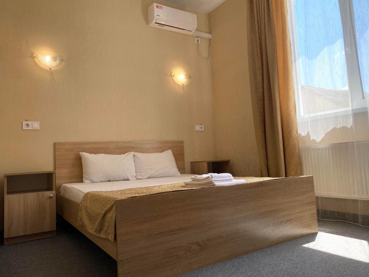 Guest House Sotni Kiev Exterior foto