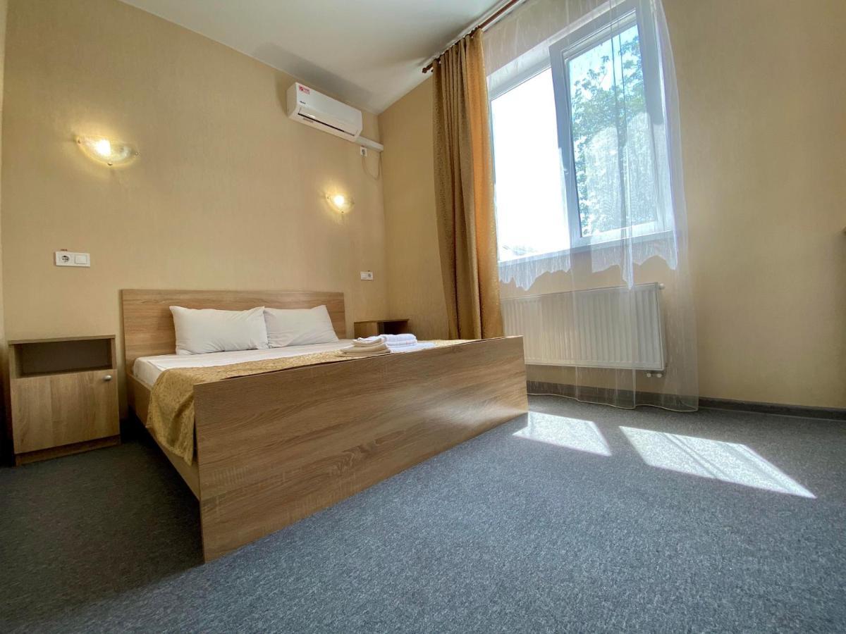 Guest House Sotni Kiev Exterior foto