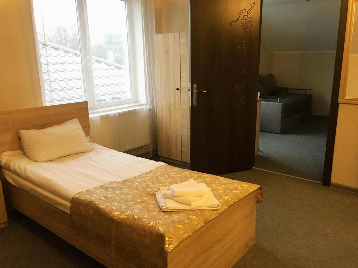 Guest House Sotni Kiev Exterior foto